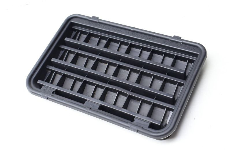 Quarter / Trunk Pressure Relief Air Vent Flap 64226962293 — Used (SKU 715982)