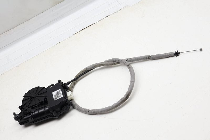 Trunk Lid Latch / Lock Actuator 51247273752 — Used (SKU 715872)