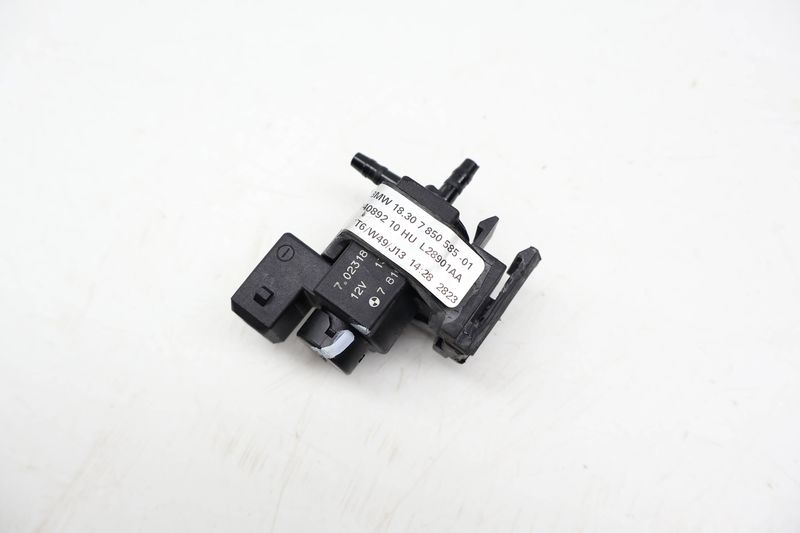 Vacuum Control Valve 11747810831 — Used (SKU 715694)