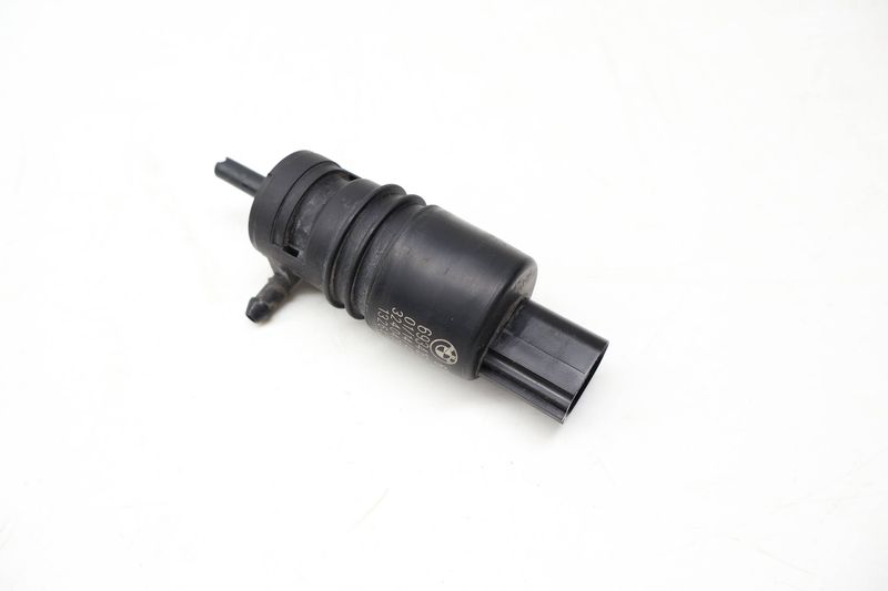 Windshield Washer Pump 67126934160 — Used (SKU 715619)