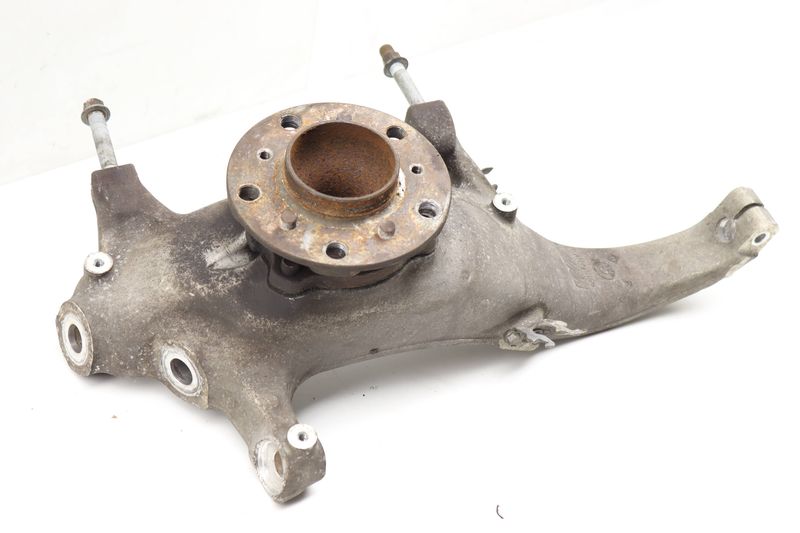 Spindle Knuckle w/ Wheel Bearing 31212284054 — Used (SKU 560705)