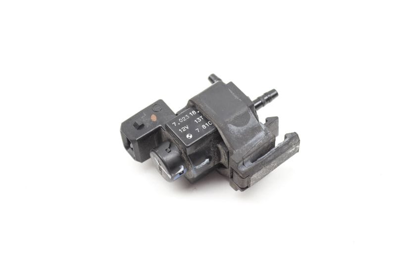 Vacuum Control Valve 11747810831 — Used (SKU 560606)