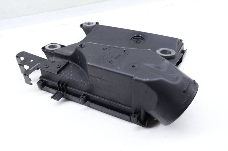 Engine Air Filter Housing / Box (LOWER) 13717583713 — Used (SKU 638350)