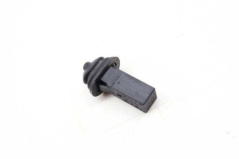 Fuel Door Latch / Catch 51178228939 — Used (SKU 638394)