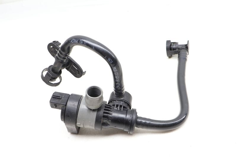 Fuel Tank Valve / Breather Line 13907636155 — Used (SKU 638376)