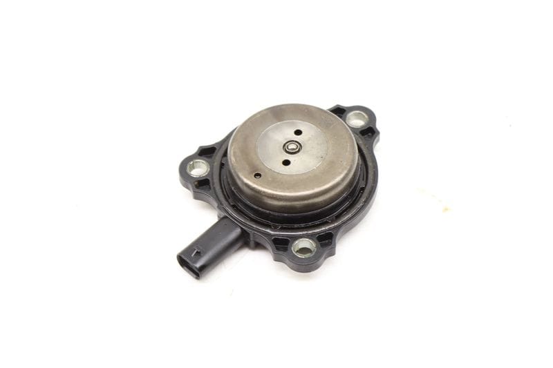 Cam / Camshaft Adjuster Magnet 2761560490 — Used (SKU 474409)