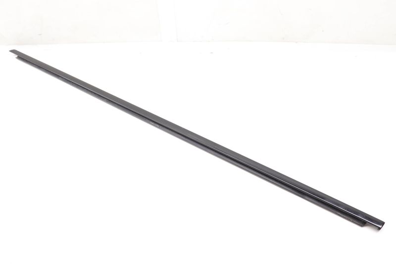 Exterior Door Window Slot Seal / Trim 7P5837475G — Used (SKU 586213)