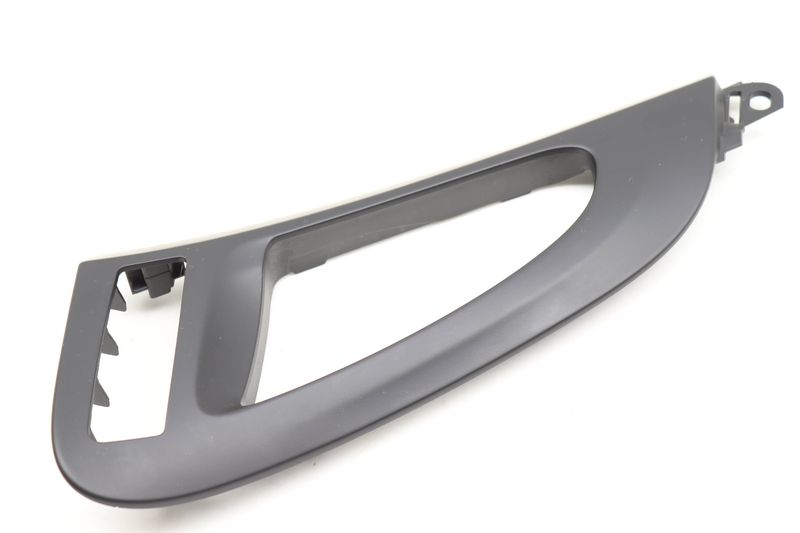 Interior Door Handle Trim 7P5837247A — Used (SKU 586261)