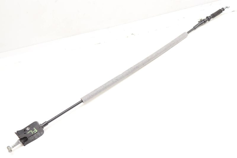 Exterior Door Handle Release / Bowden Cable 7P0837017 — Used (SKU 586282)