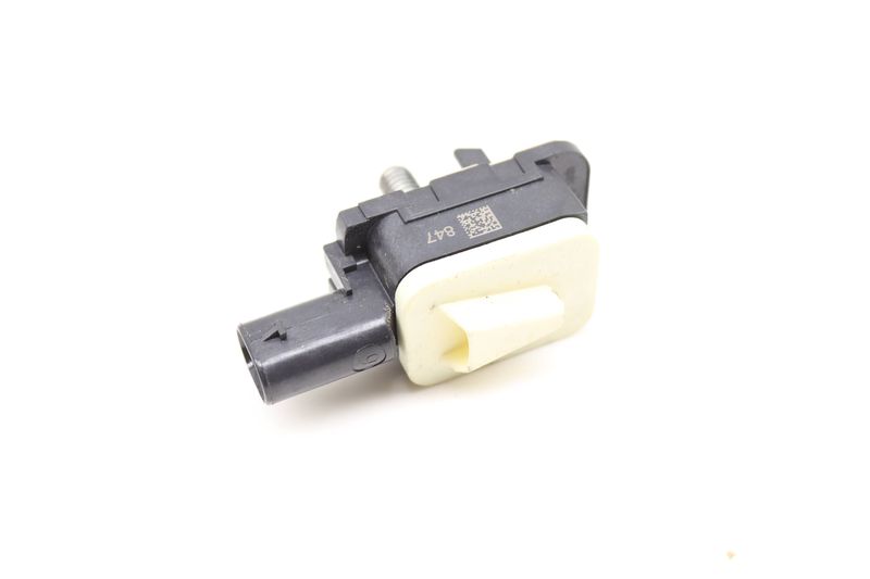 Impact / Crash Sensor 7P0959354 — Used (SKU 586121)