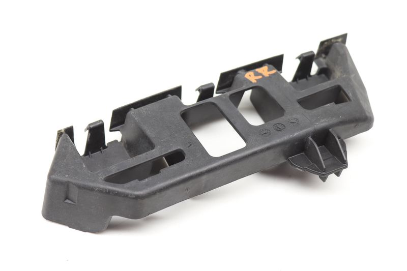 Bumper Guide / Bracket 7P5807484A — Used (SKU 586330)
