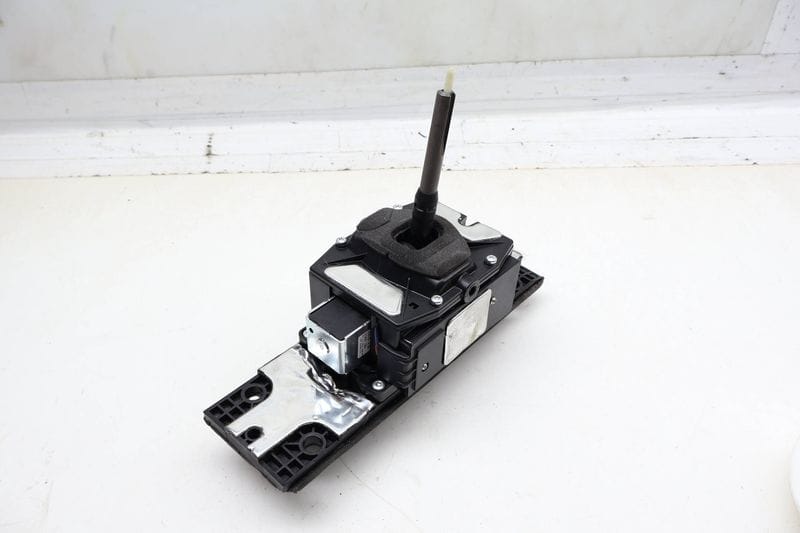 Automatic Shift / Shifter Assembly 97042691100 — Used (SKU 709559)