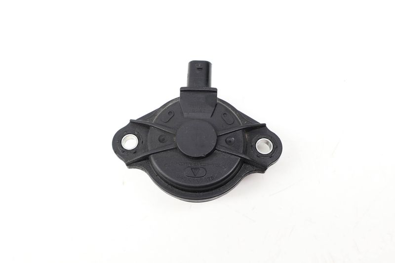 Camshaft Adjuster Magnet / VVT Control Solenoid 94610505376 — Used (SKU 719578)