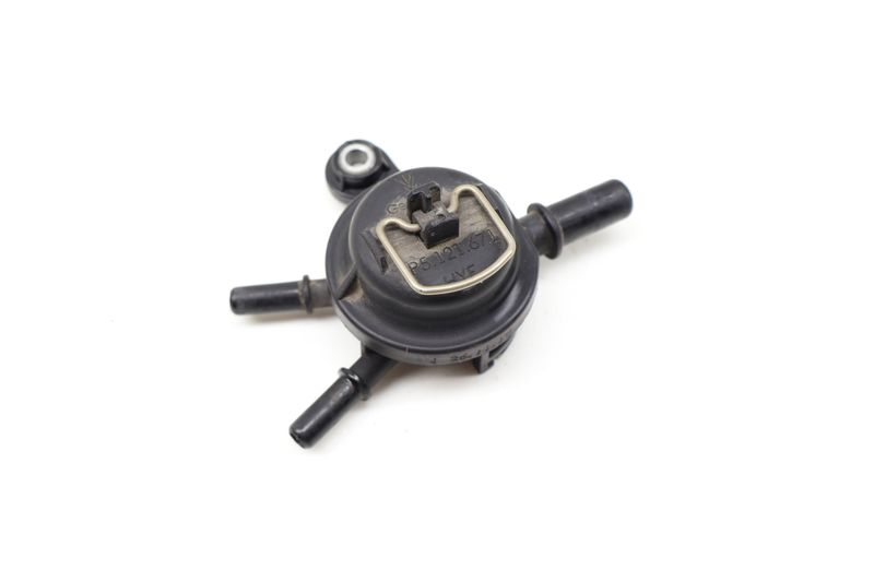 Coolant Bleeder Valve 7P5121671 — Used (SKU 719562)