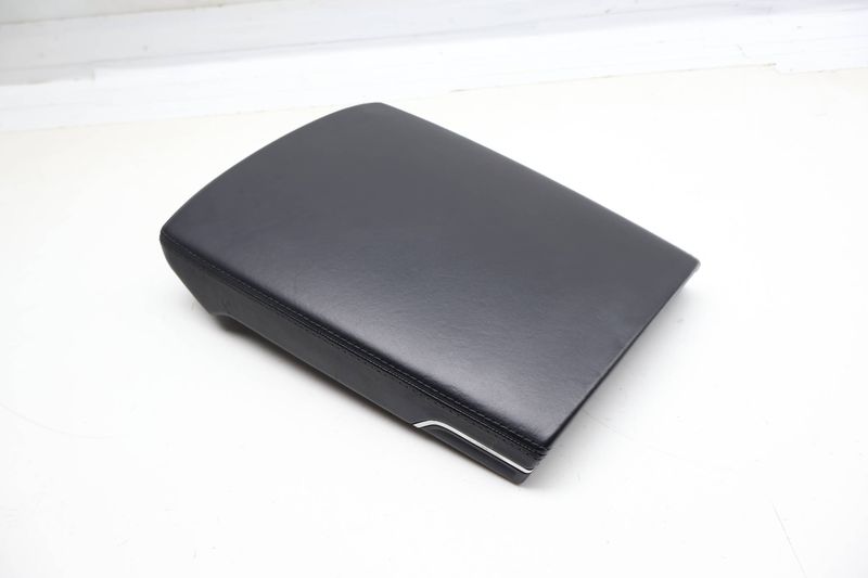 Center Armrest Cover 97055332500 — Used (SKU 719419)