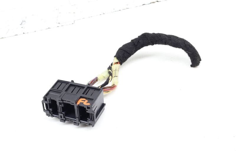 Door Wiring Harness Connector / Pigtail 7L0937545 — Used (SKU 709166)