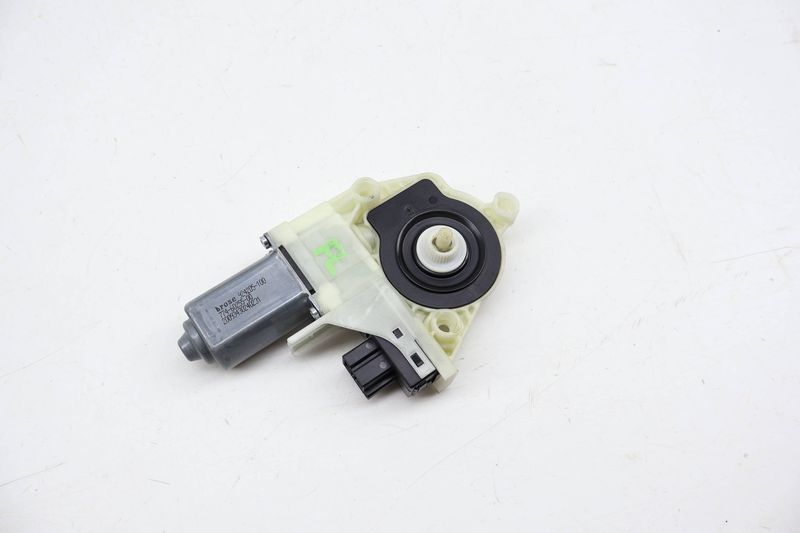 Window Motor 97062410101 — Used (SKU 709490)