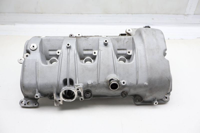 Engine Valve / Cylinder Head Cover 94610523660 — Used (SKU 719863)
