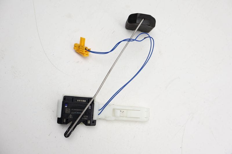 Fuel Gauge Level Sensor / Sending Unit 97062083100 — Used (SKU 719822)