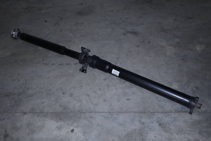 Driveshaft / Propeller Shaft 97042101102 — Used (SKU 719957)