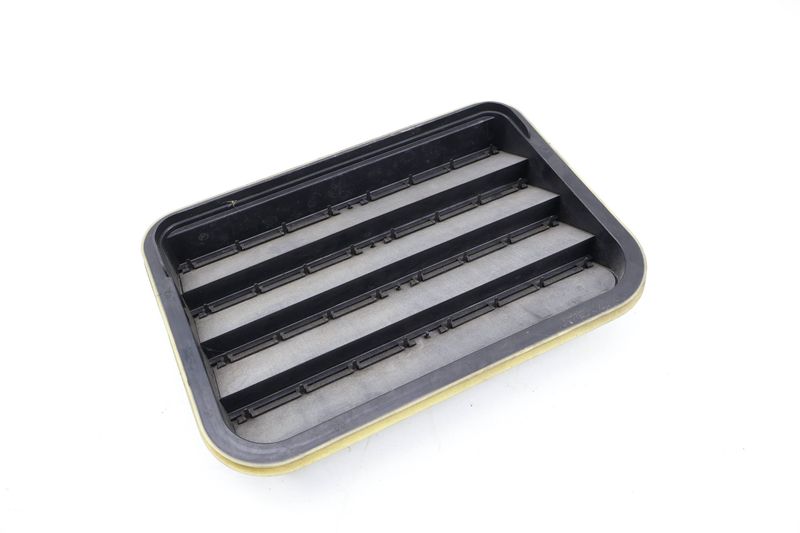 Quarter Panel Vent Trim 7PP819181A — Used (SKU 719832)