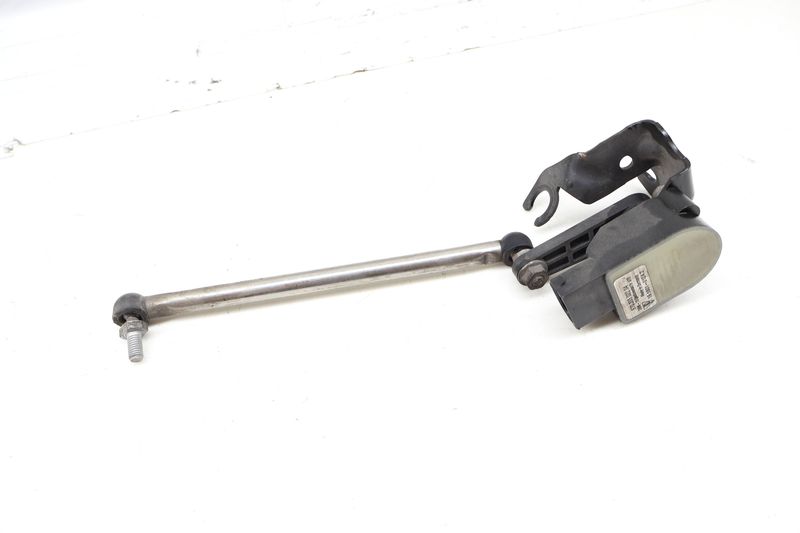 Headlight / Suspension Leveling Sensor 97033302204 — Used (SKU 719541)
