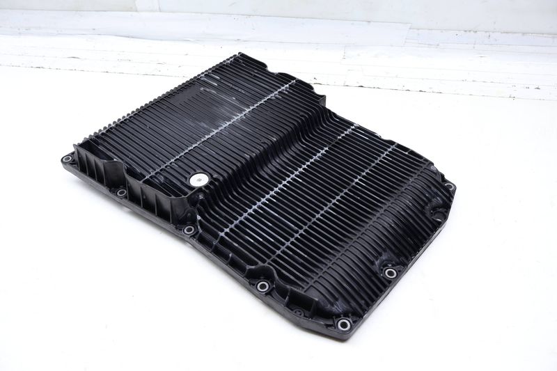 Transmission Oil Pan 97032102500 — Used (SKU 709752)