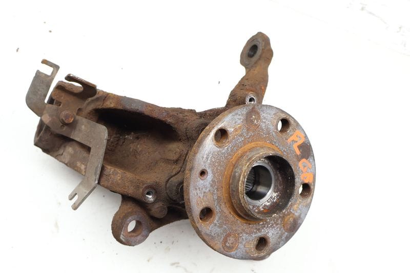 Spindle Knuckle w/ Wheel Bearing 5C0407255 — Used (SKU 675212)