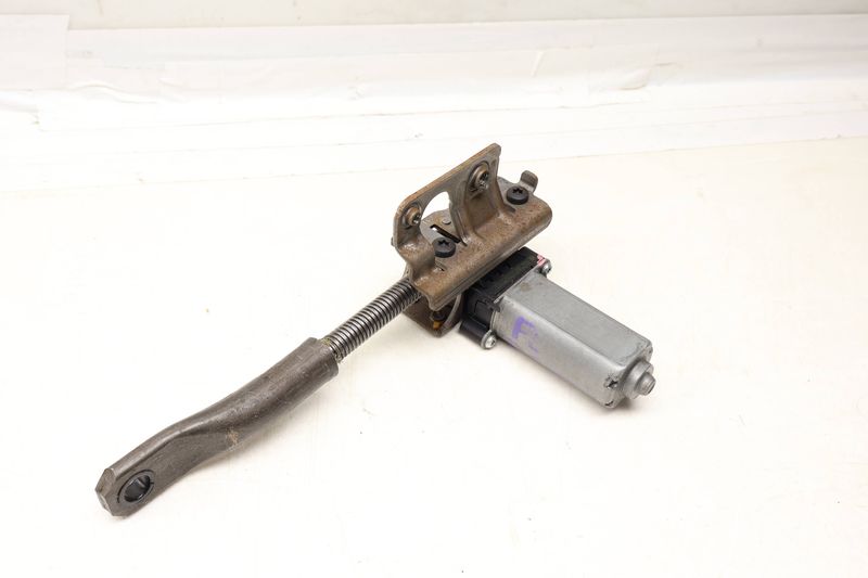 Tilt Seat Motor w/ Transmission — Used (SKU 675036)
