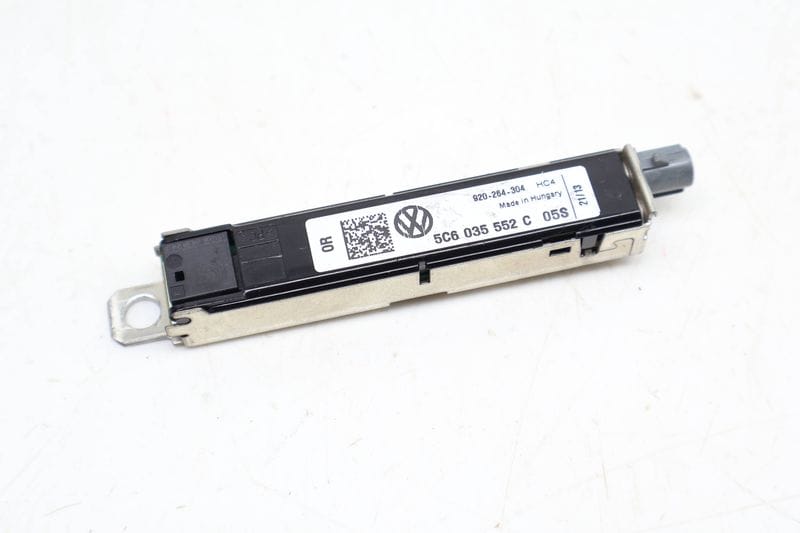Antenna Booster 5C6035552C — Used (SKU 674856)