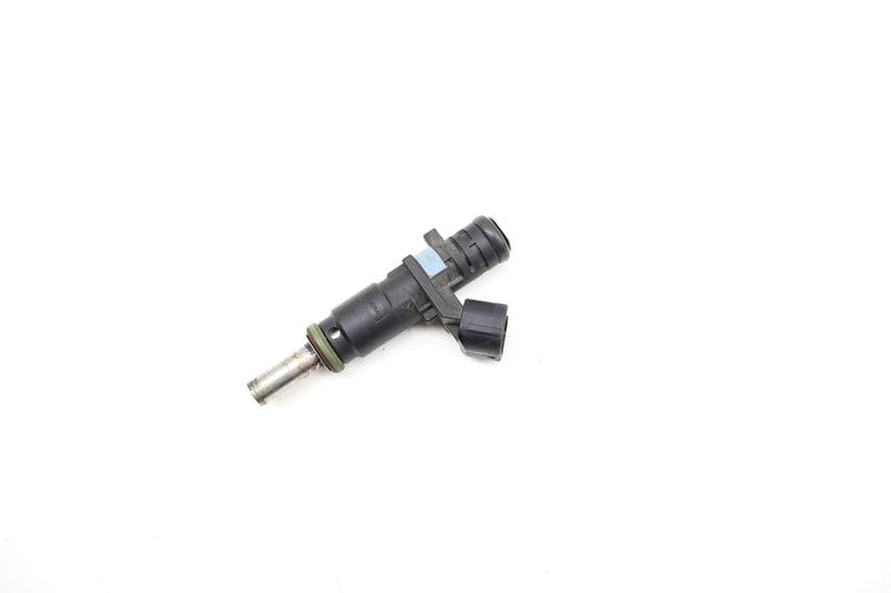 2.5L Fuel Injector 07K906031C — Used (SKU 712465)