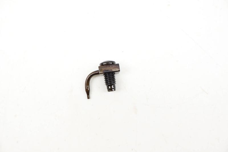 Engine Oil Spray Nozzle 06B103154 — Used (SKU 712498)