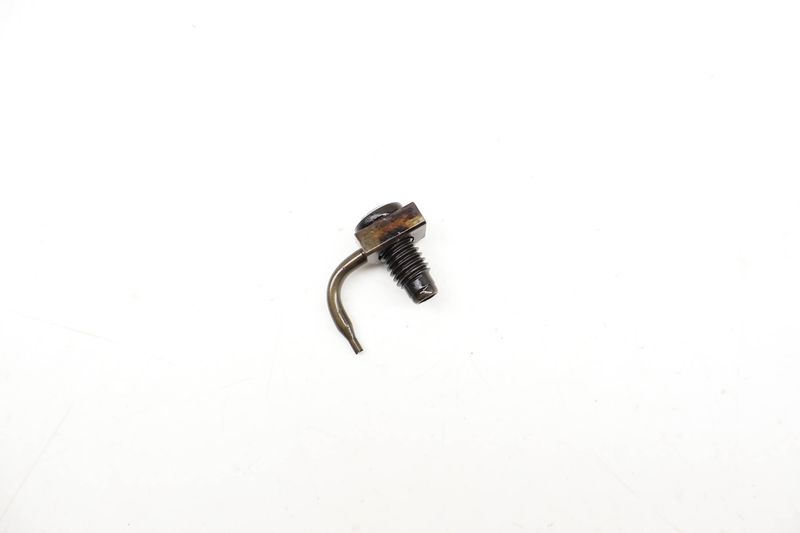 Engine Oil Spray Nozzle 06B103154 — Used (SKU 712499)
