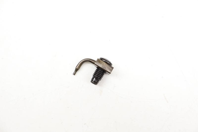 Engine Oil Spray Nozzle 06B103154 — Used (SKU 712500)