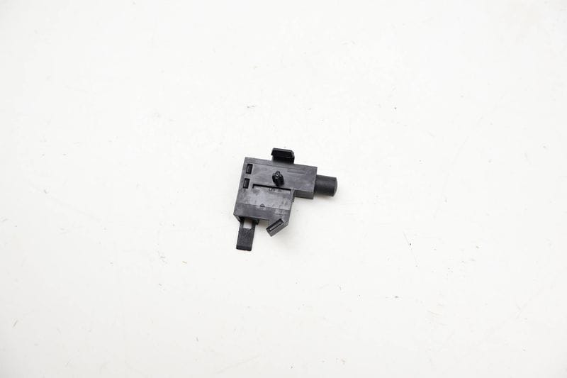 Parking Brake Switch / Sensor 1J0947561 — Used (SKU 712346)