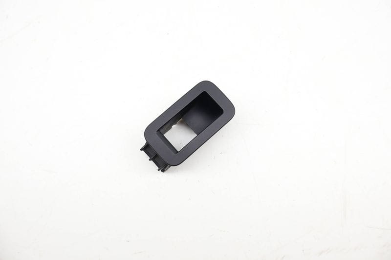 Door Window Switch Trim 561868749 — Used (SKU 712368)
