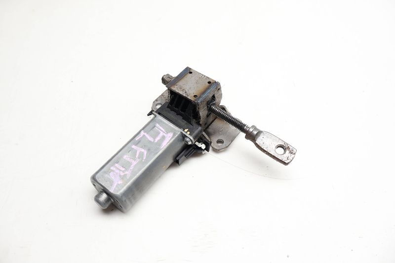 Front Tilt Seat Motor w/ Transmission 8K0959761 — Used (SKU 720322)