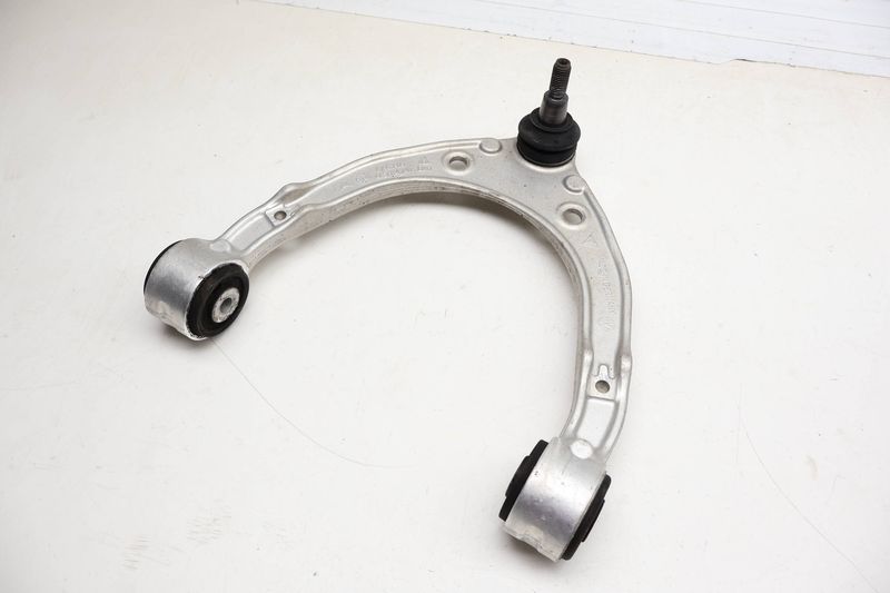 Upper Control Arm 7P0407021 — Used (SKU 720395)