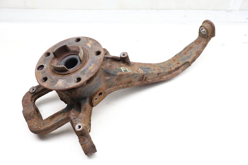 Spindle Knuckle w/ Wheel Bearing 7P6407245A — Used (SKU 720431)