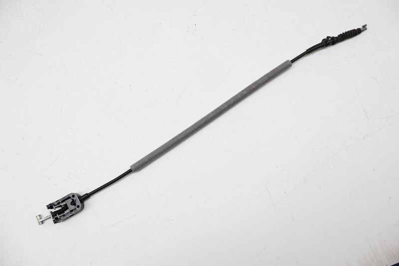 Exterior Door Handle Release / Bowden Cable 7P0837017 — Used (SKU 720104)
