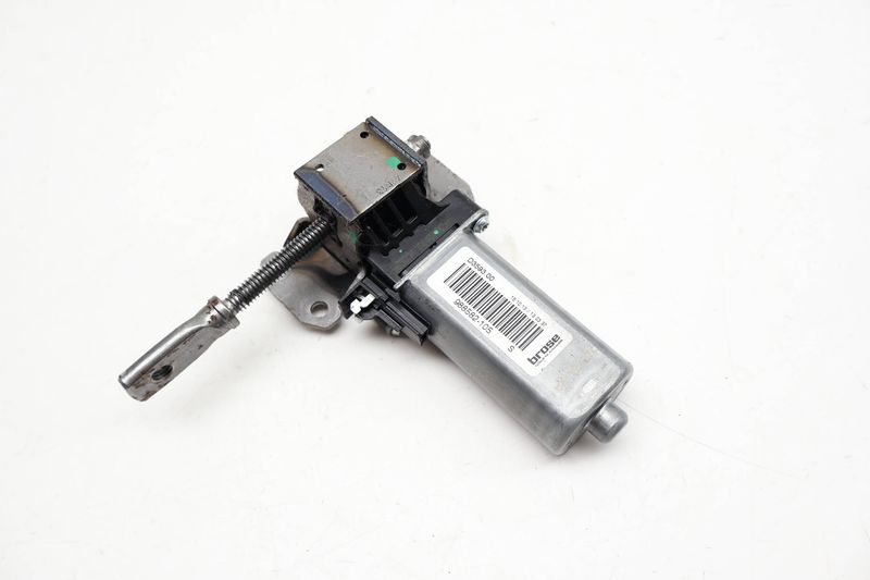 Front Tilt Seat Motor w/ Transmission 8K0959762 — Used (SKU 720324)