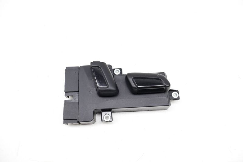 Seat Adjustment Switch 7P6959748 — Used (SKU 720183)