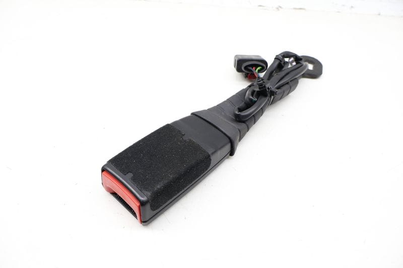 Seat Belt Buckle / Receiver 7P0857756E — Used (SKU 720126)
