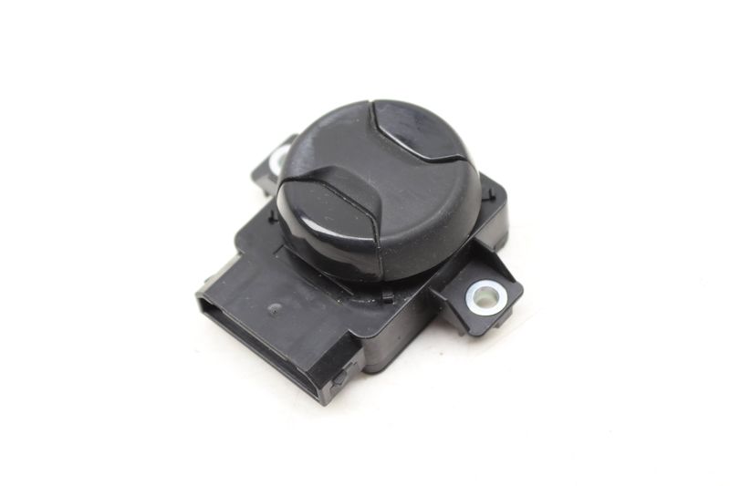 Seat Lumbar Switch 7P6959777 — Used (SKU 504979)