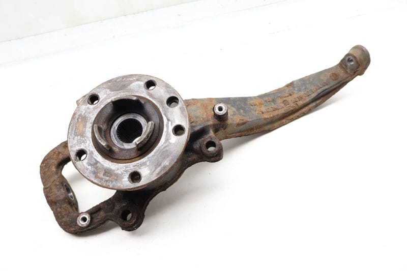 Spindle Knuckle w/ Wheel Bearing 7P6407246A — Used (SKU 720432)