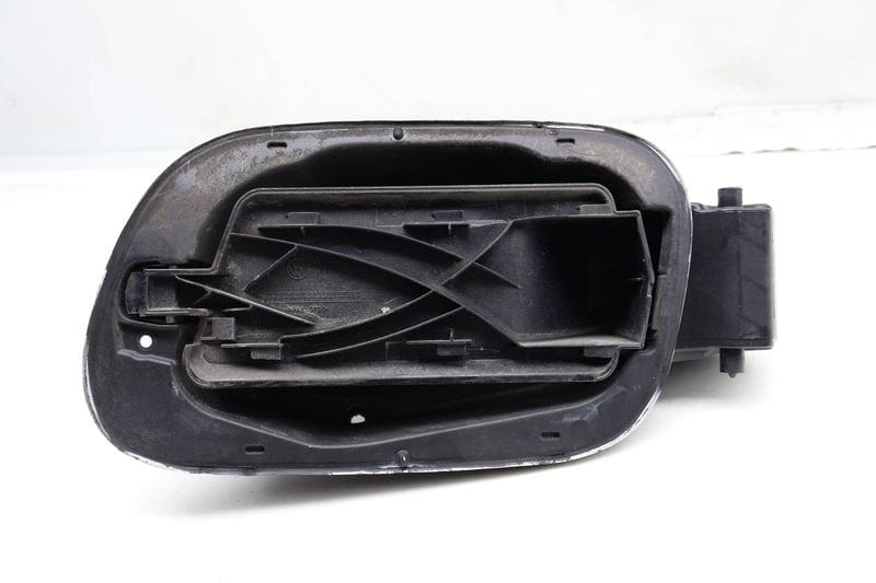 Gas / Fuel Filler Door Bracket 7P6809857 — Used (SKU 612999)