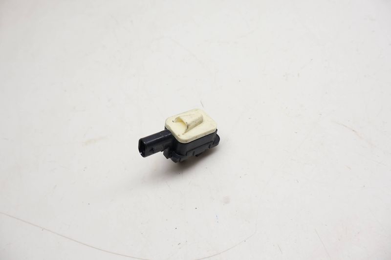Impact / Crash Sensor 7P0959354 — Used (SKU 720522)