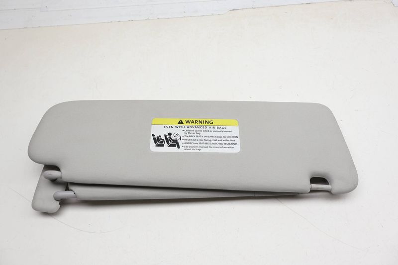 Sun Visor / Mirror 7P6857551M — Used (SKU 720069)