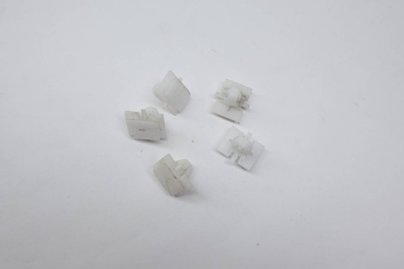 Lower Door Molding / Blade Clip Set (5) 7P0854719 — Used (SKU 720314)