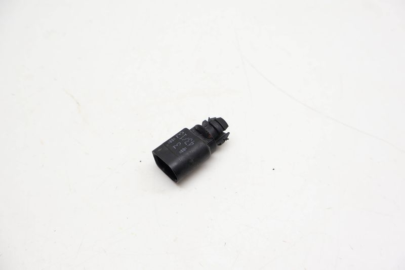 Outside Ambient Air Temperature Sensor 8Z0820535 — Used (SKU 720523)